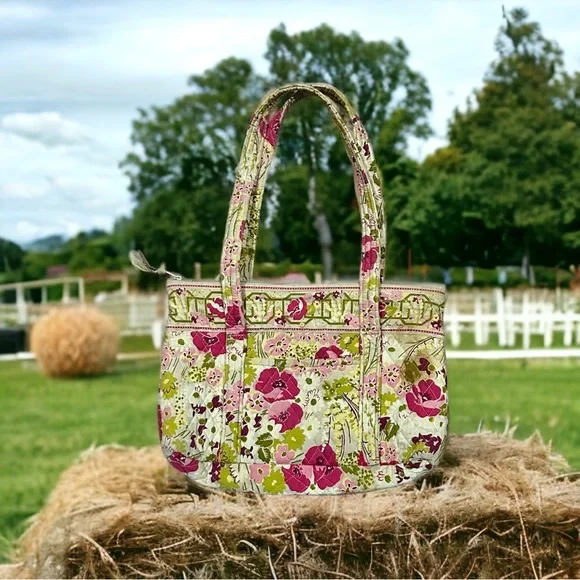 VTG. Vera Bradley Floral Bag! Beautiful Bag - See details for more info. - Picture 10 of 15